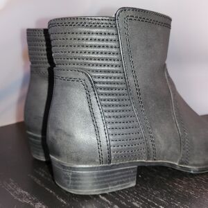 White Mountain Dion Ankle Boots Pointed Toe 7.5M